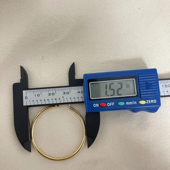 18k Gold Filled Diamond Cut Hoop Earrings - Picture 4 of 5